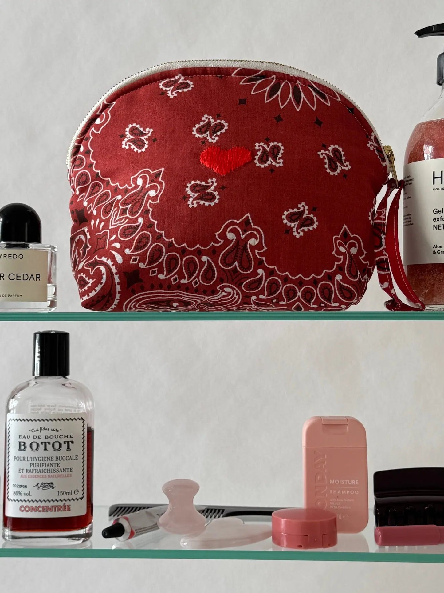 Small Toiletry Bag - HEART - Vintage Red / Real Red