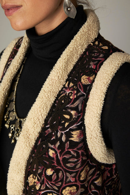 Juno Vest in Ruby Noir