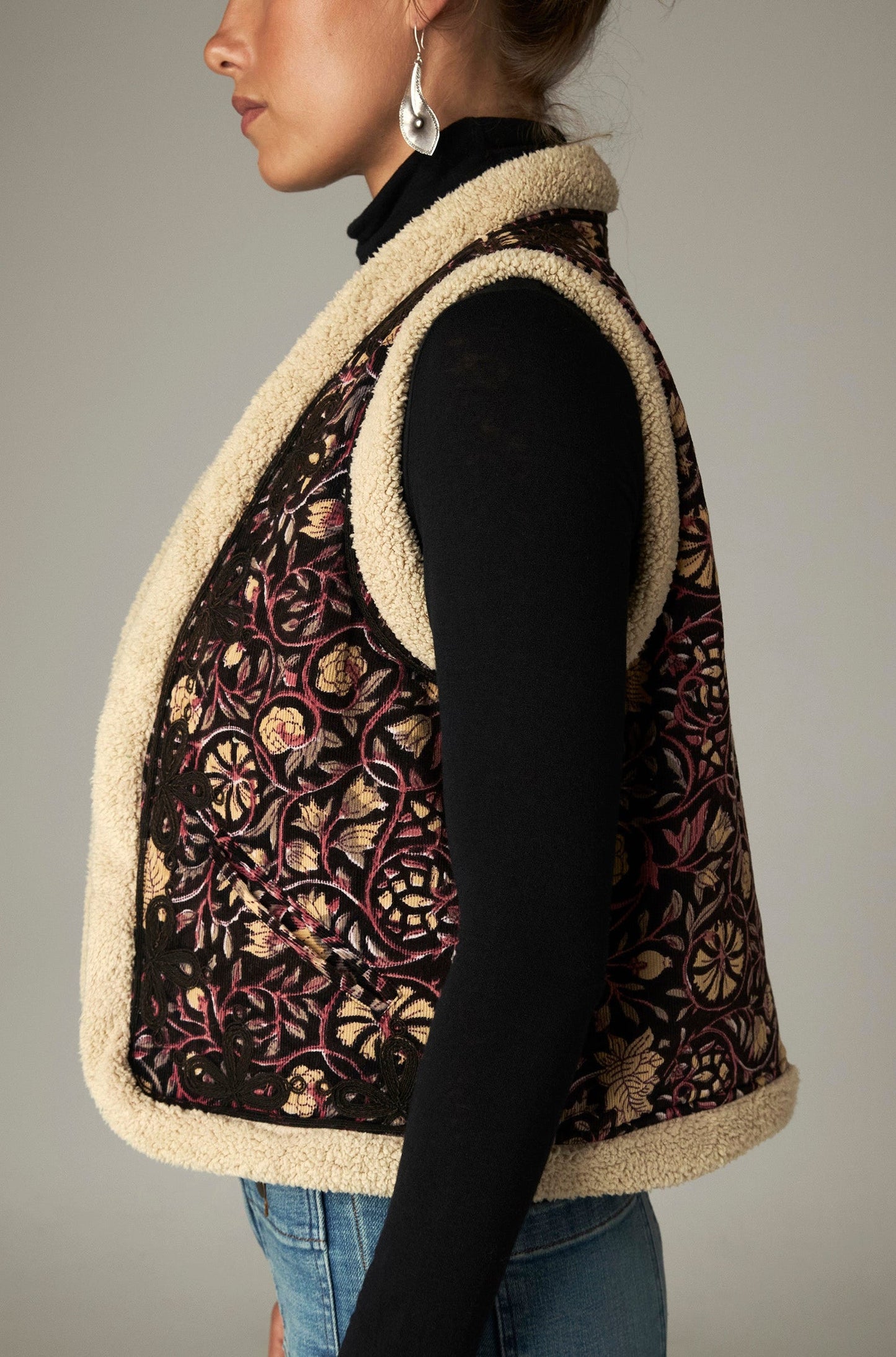 Juno Vest in Ruby Noir
