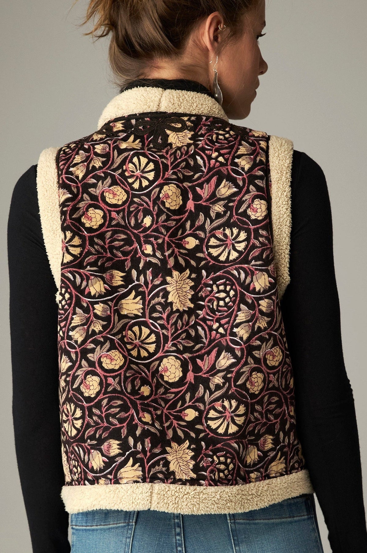 Juno Vest in Ruby Noir