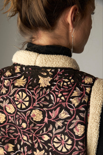 Juno Vest in Ruby Noir