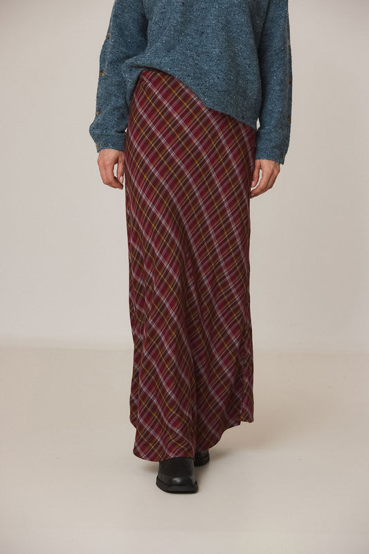 LONG MULTICOLOR CHECKERED SKIRT In Burgundy