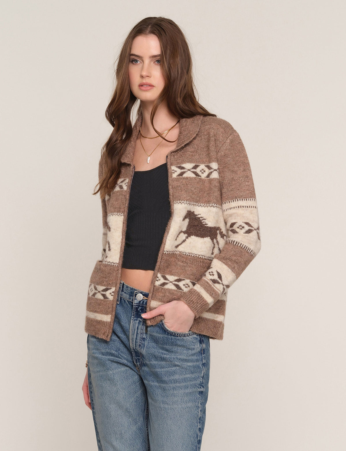 Elian Cardi in Taupe