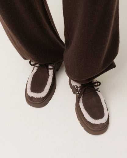 Mocaebee Curly Shoe in Brown