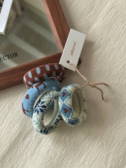 Winter Patterned Thick Seamless Hair Ties (Set of 4)