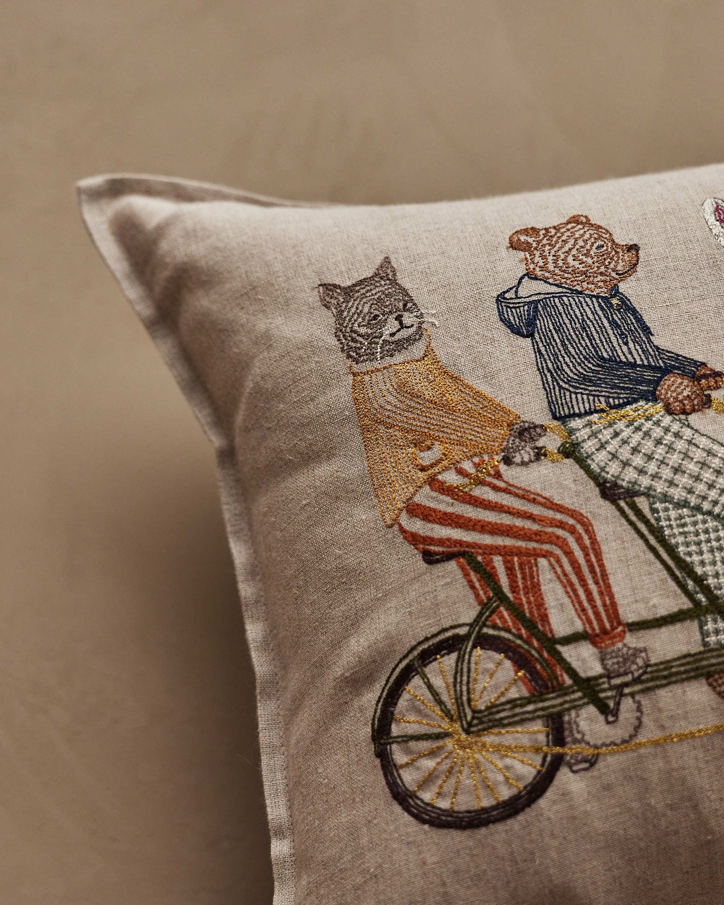 Tandem Bike Pocket Pillow with Down Insert