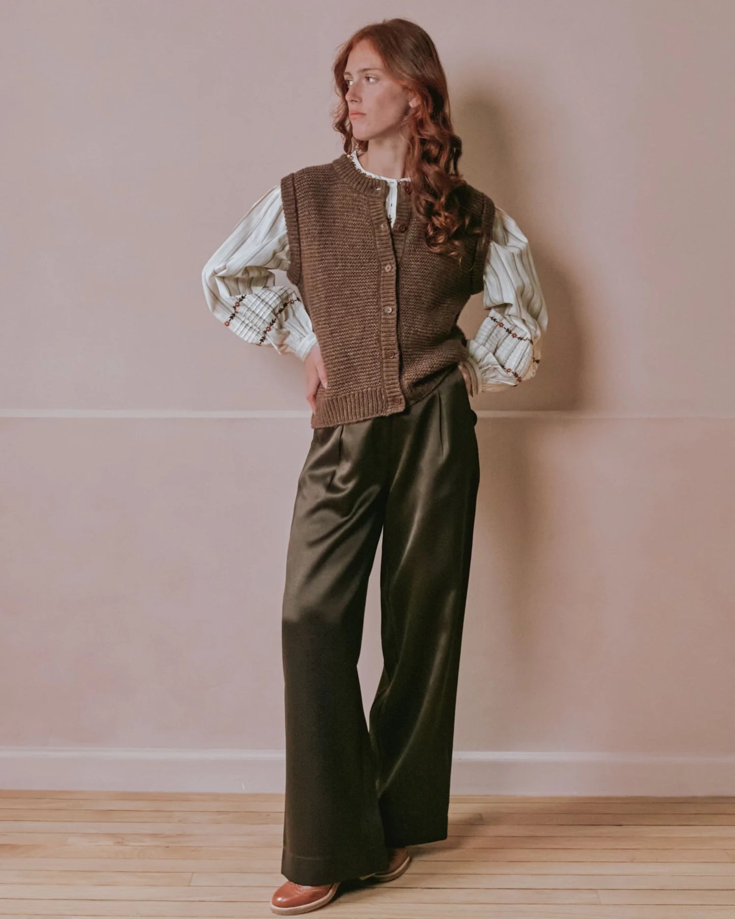 Emile et Ida Sleeveless Cardigan in Chataigne