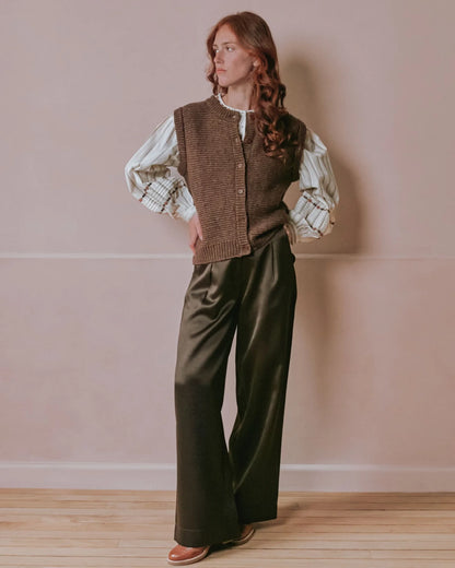 Emile et Ida Sleeveless Cardigan in Chataigne