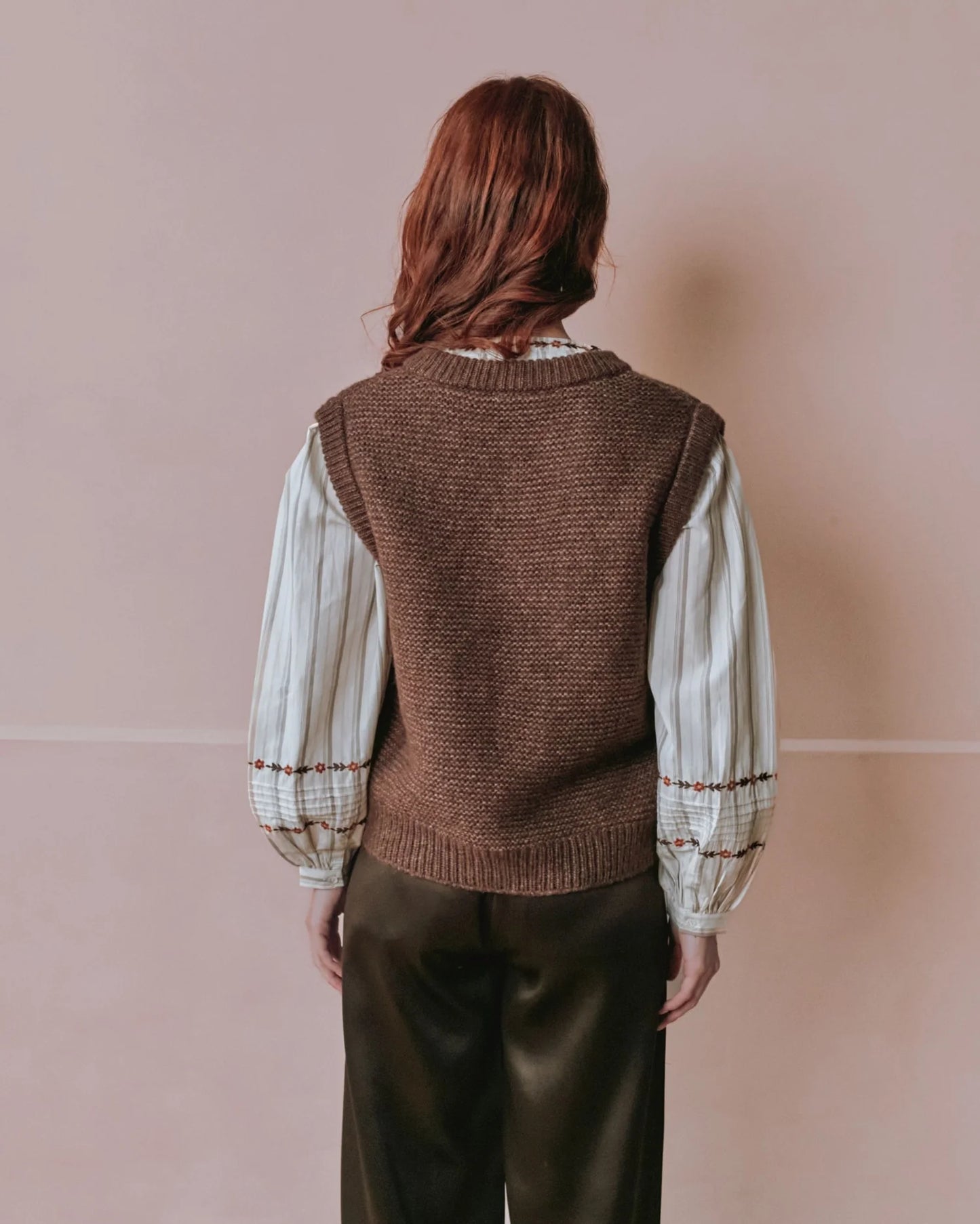 Emile et Ida Sleeveless Cardigan in Chataigne