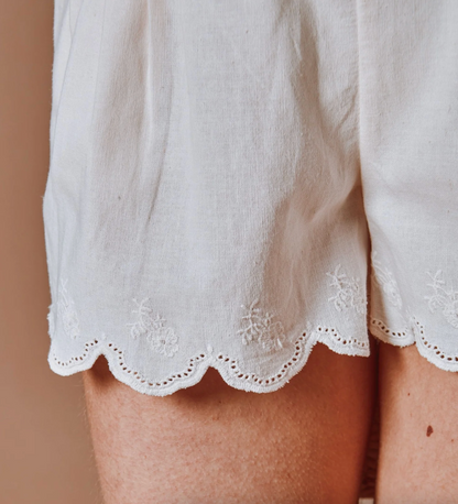 Shorts with Ecru Pleated Bridge