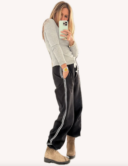 Weekend Barb Heart Tape Sweatpant