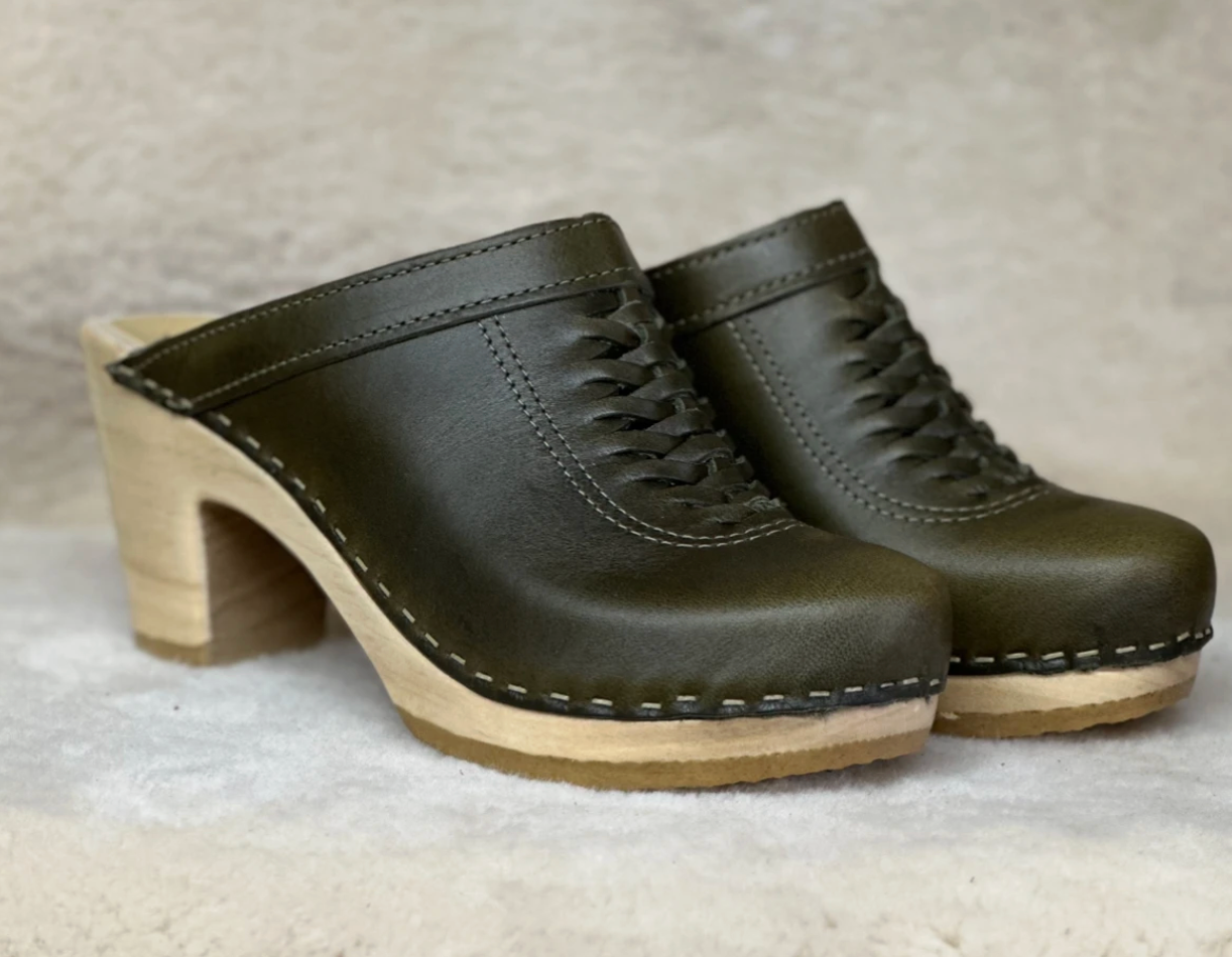 Sven Front Weave Clogs