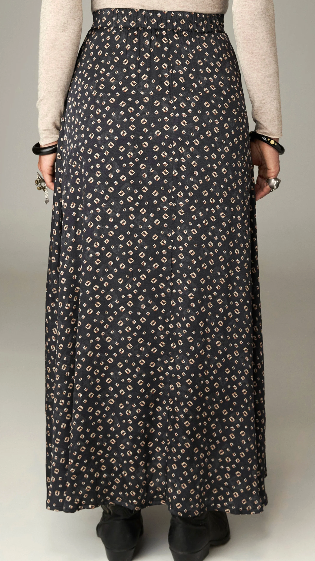 Maison Hotel Tana Skirt in Starry Night