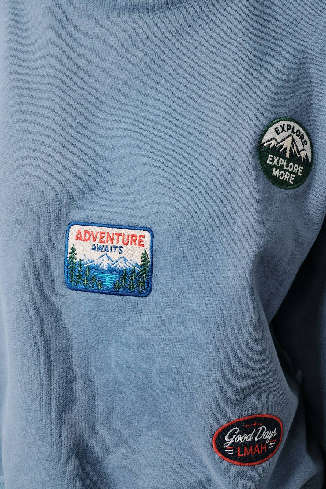 HIGH NECK LONG SLEEVE "CAMPING PATCHED" SWEATSHIRT