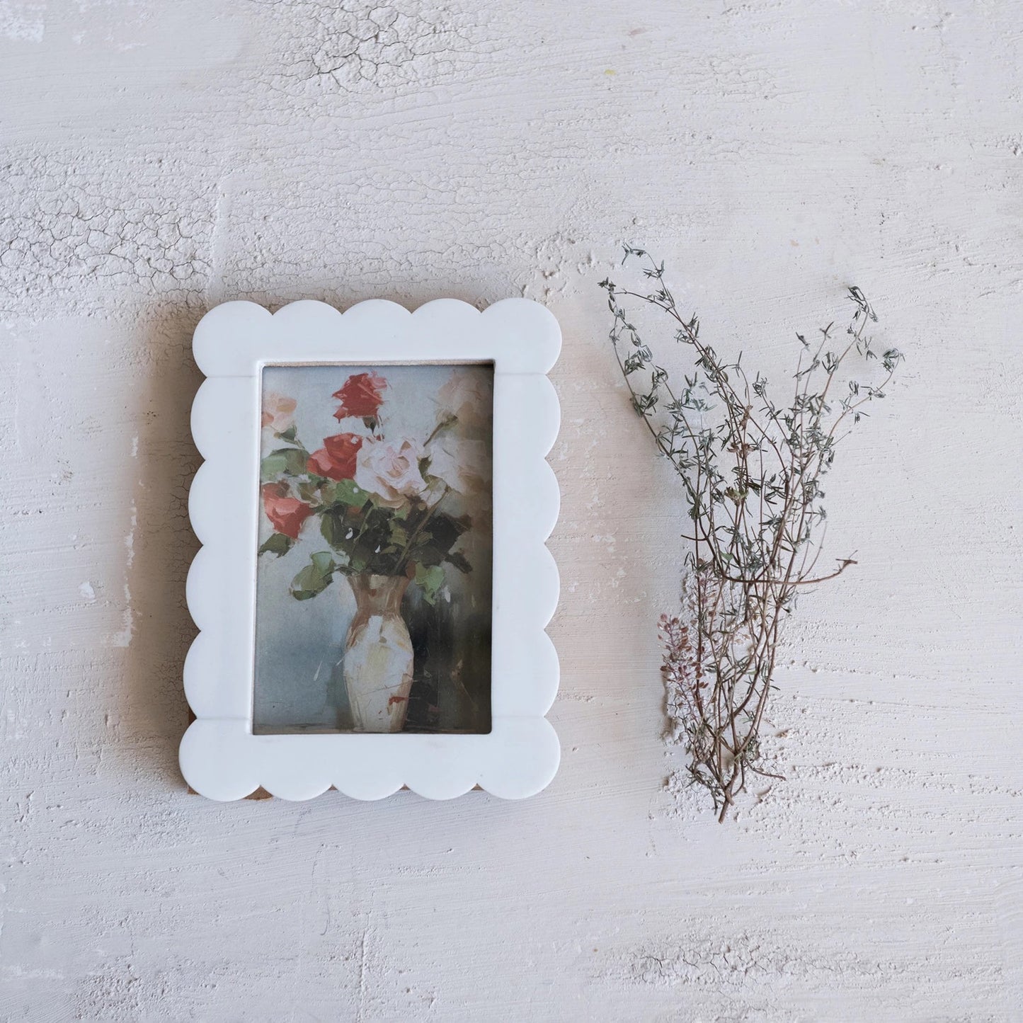 4x6 White Resin & MDF Scalloped Photo Frame